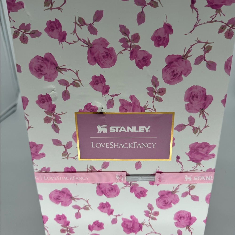 Stanley x LoveShackFancy Quencher H2.0 Tumbler 40oz – Rose Print – NIB - Picture 4 of 8